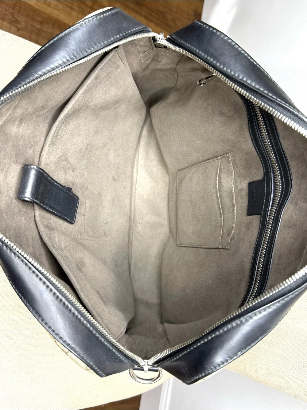 Authentic Gucci supreme laptop bag briefcase brown black leather unisex